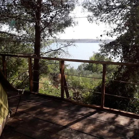 Zelt 1 Camp West Ražanac